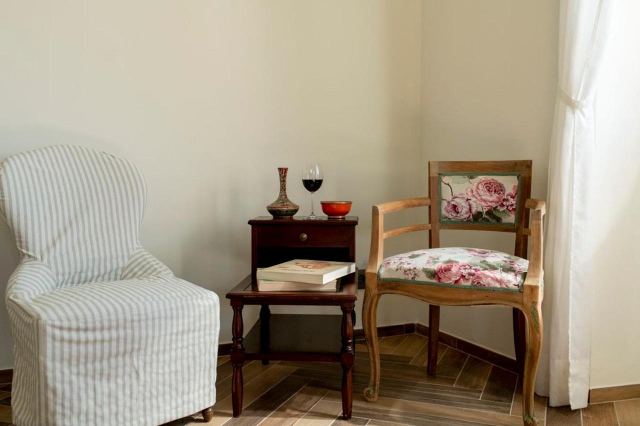 Le Vecchie Persiane - Bed & Breakfast Diano dʼAlba エクステリア 写真