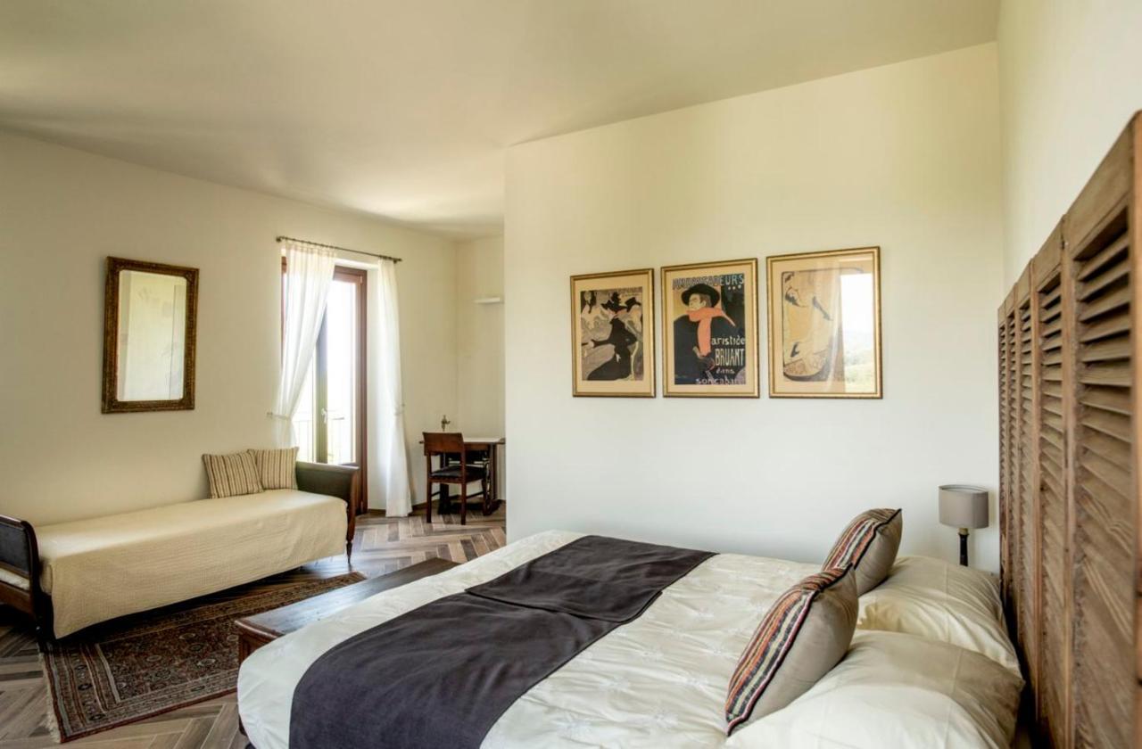 Le Vecchie Persiane - Bed & Breakfast Diano dʼAlba エクステリア 写真