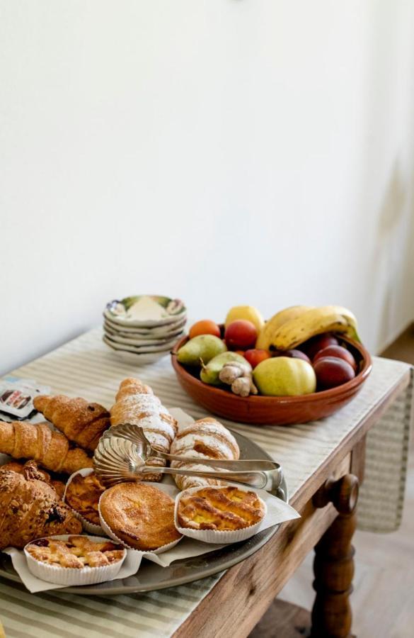Le Vecchie Persiane - Bed & Breakfast Diano dʼAlba エクステリア 写真