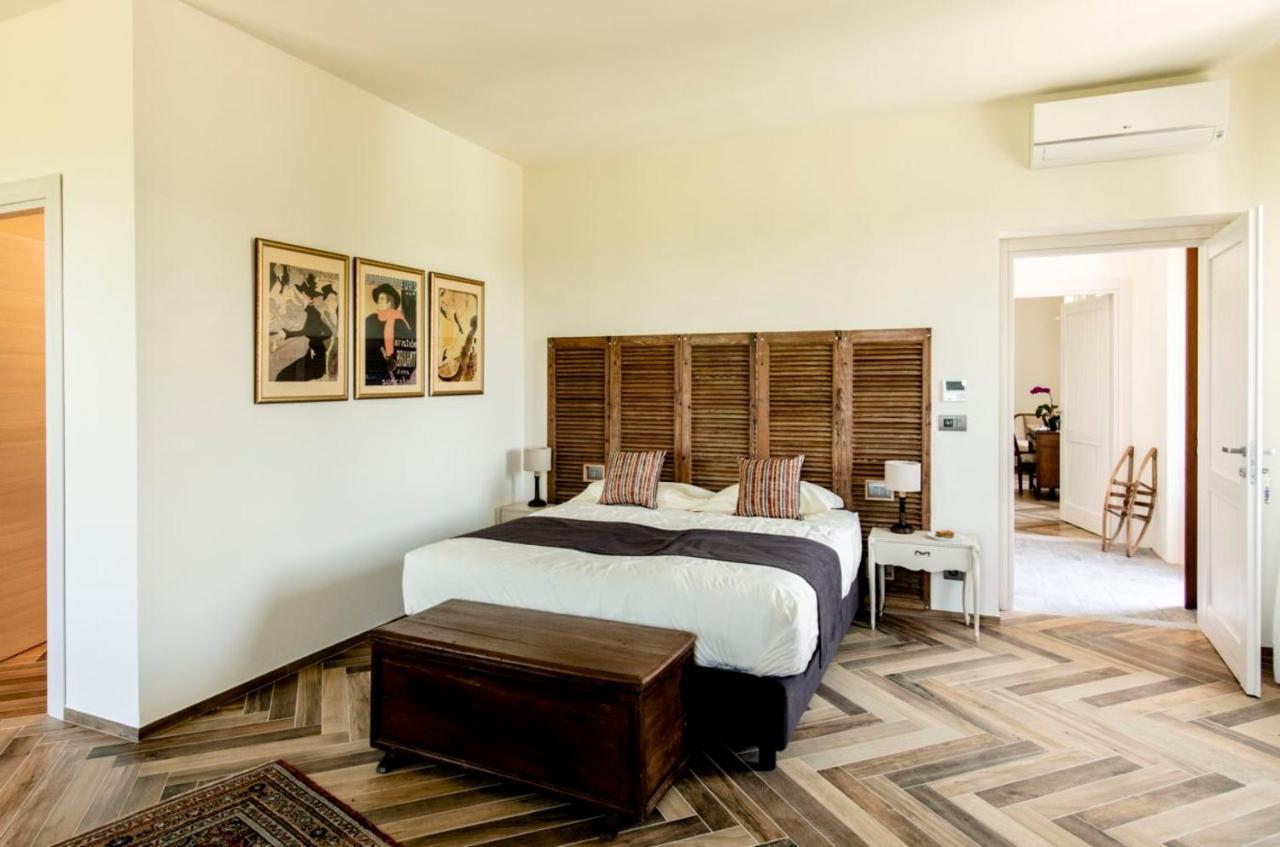 Le Vecchie Persiane - Bed & Breakfast Diano dʼAlba エクステリア 写真
