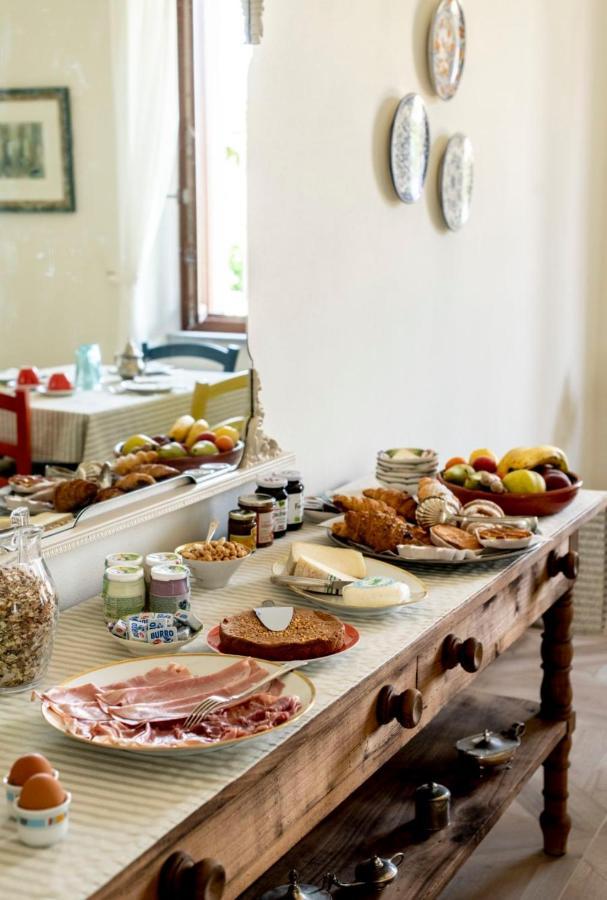 Le Vecchie Persiane - Bed & Breakfast Diano dʼAlba エクステリア 写真
