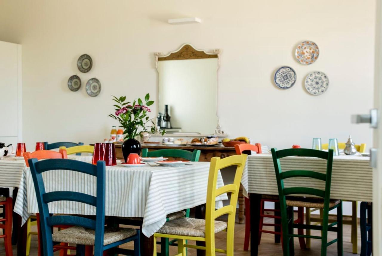 Le Vecchie Persiane - Bed & Breakfast Diano dʼAlba エクステリア 写真
