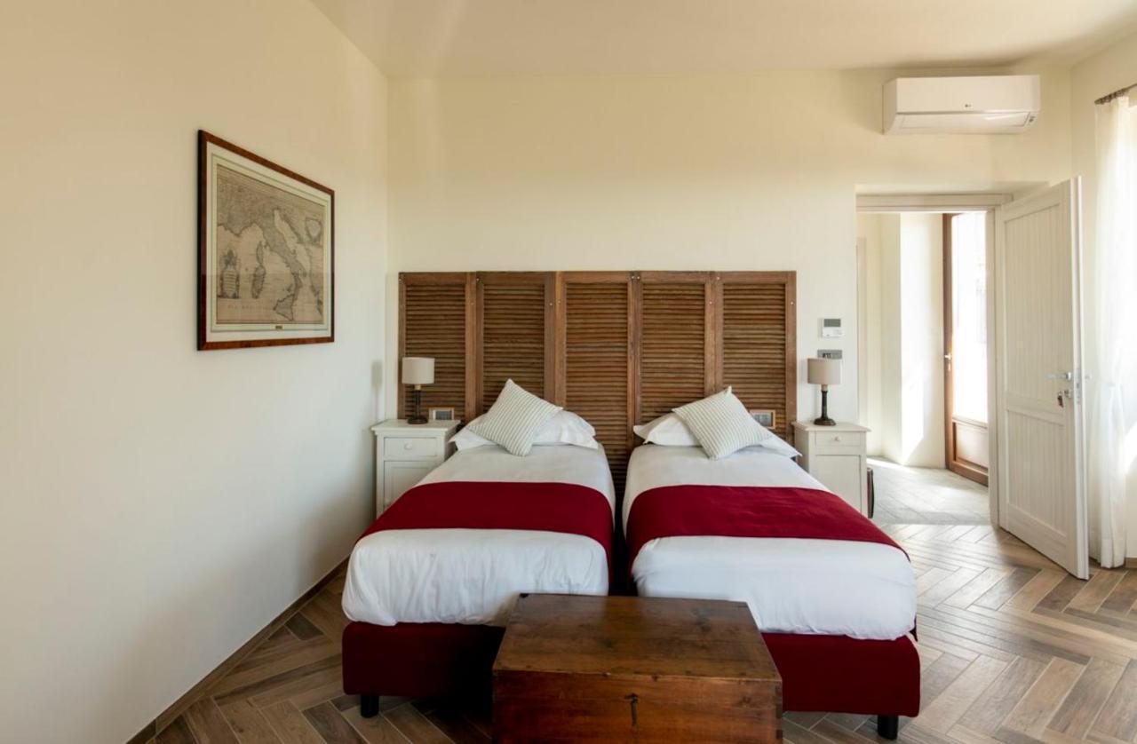 Le Vecchie Persiane - Bed & Breakfast Diano dʼAlba エクステリア 写真